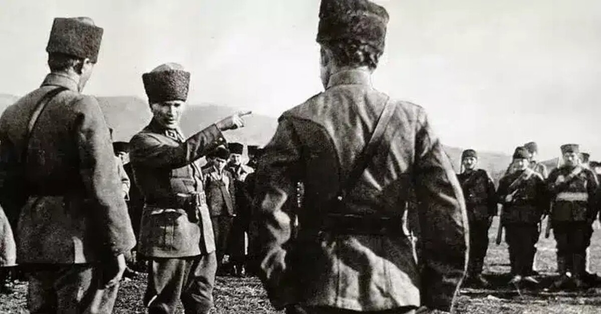 30 Ağustos Zafer Bayramı kutlu olsun! 1155 rakımlı tepede beyaz bayrak