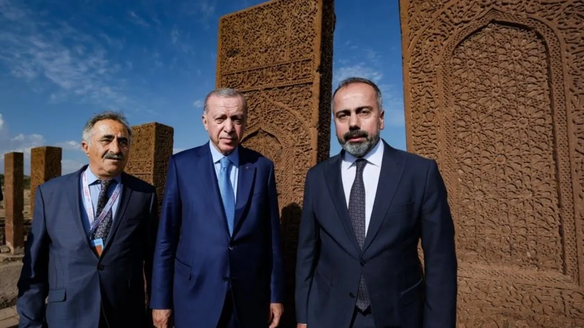 Başkan Erdoğan’dan Van Yüzüncü Yıl Üniversitesi tarafından yürütülen kazı çalışmalarına ziyaret