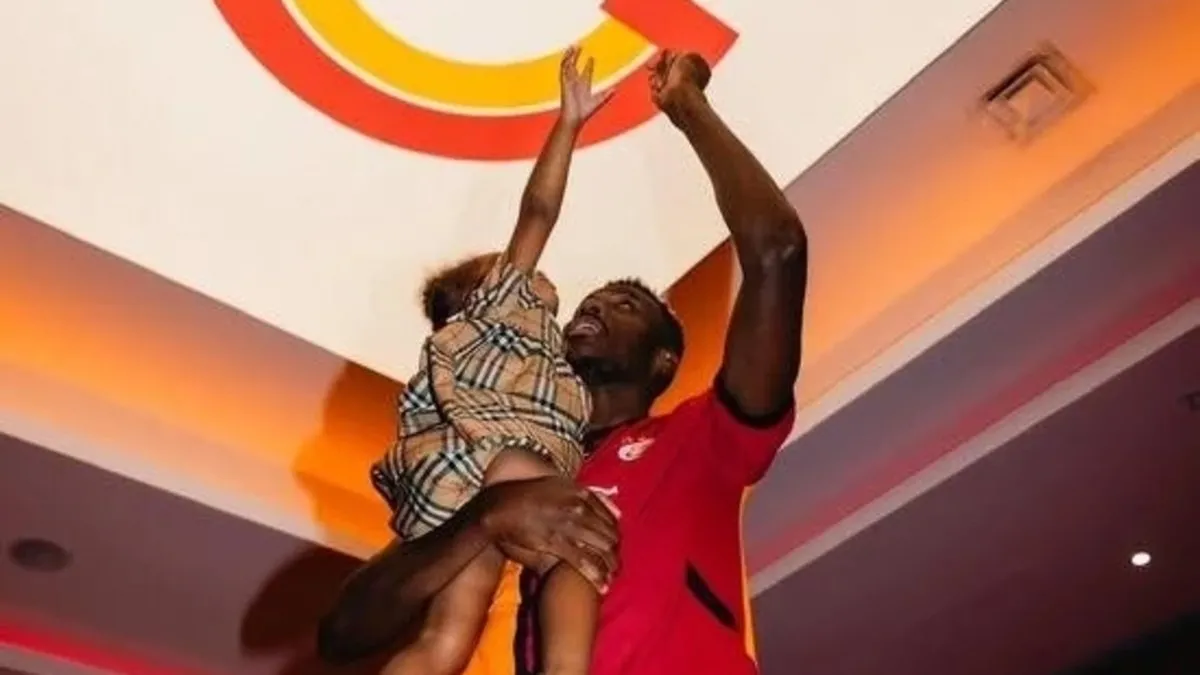 Victor Osimhen: Mutlu yıllar aşkım