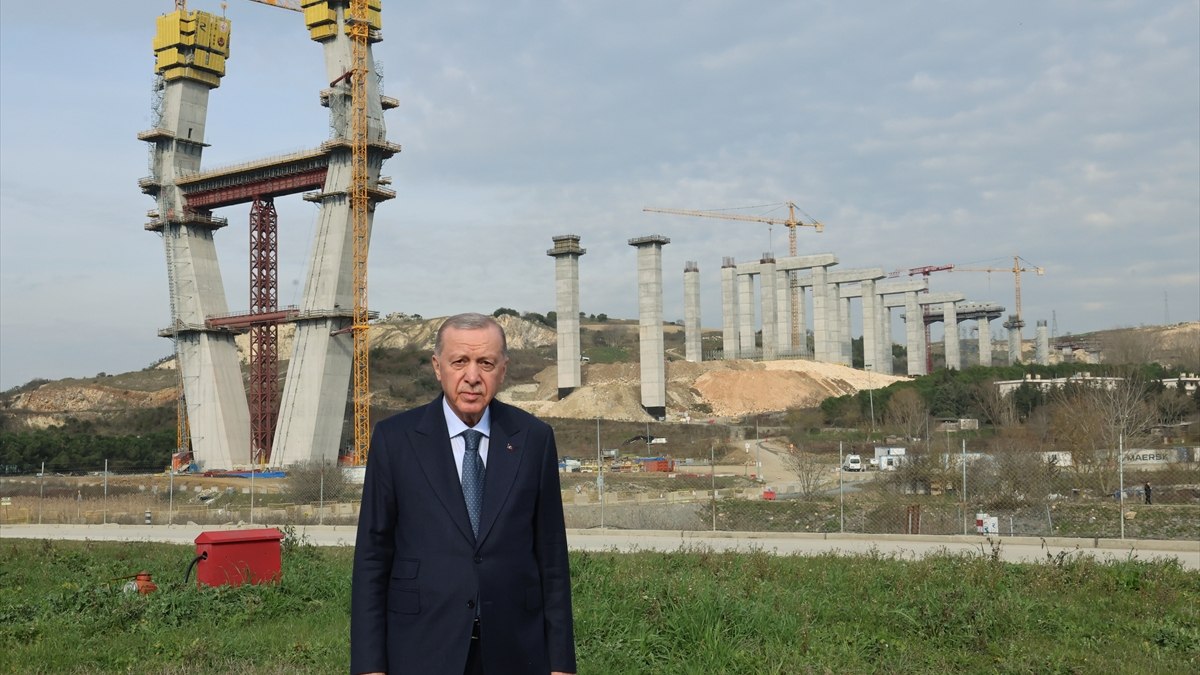 Cumhurbaşkanı Erdoğan’dan Başakşehir-Nakkaştepe Otoyolu şantiyesine ziyaret