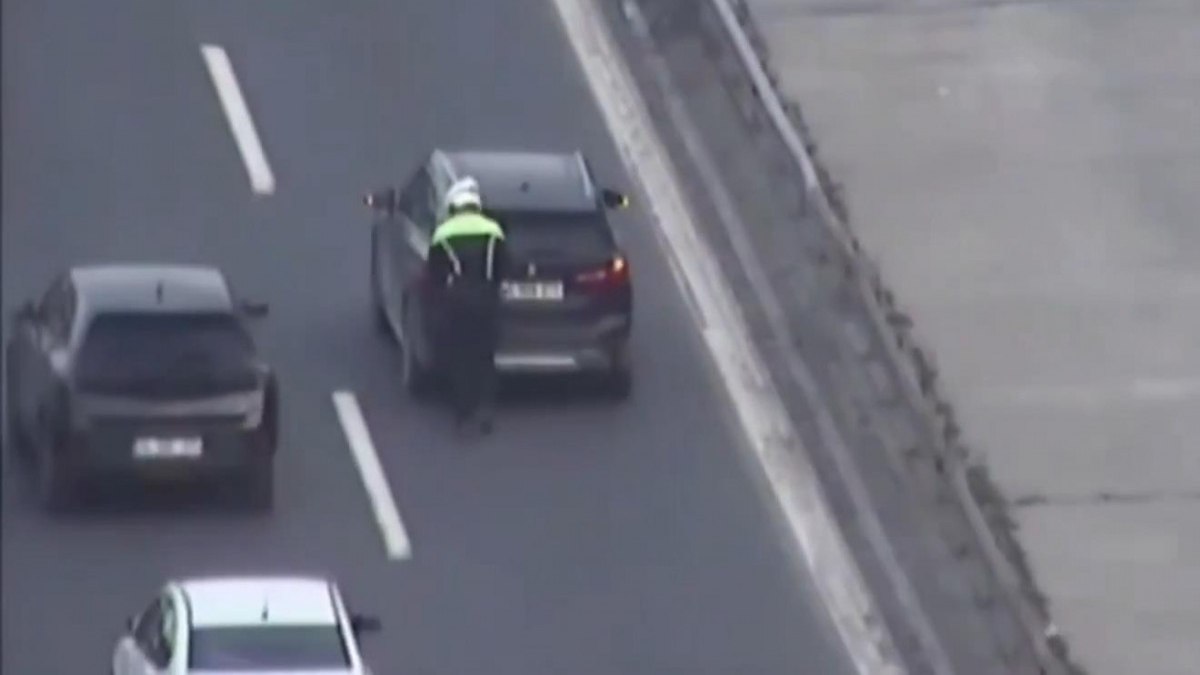 İstanbul’da köprüde polisin ittiği arızalı aracın sürücüsü konuştu