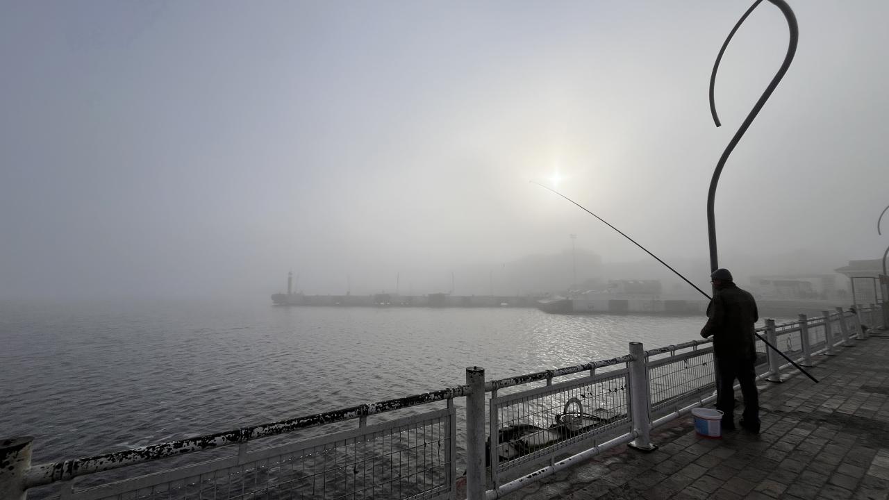 Çanakkale Boğazı’nda gemi trafiğine sis engeli