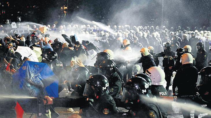 Eylemlerde 5 günde 1133 gözaltı